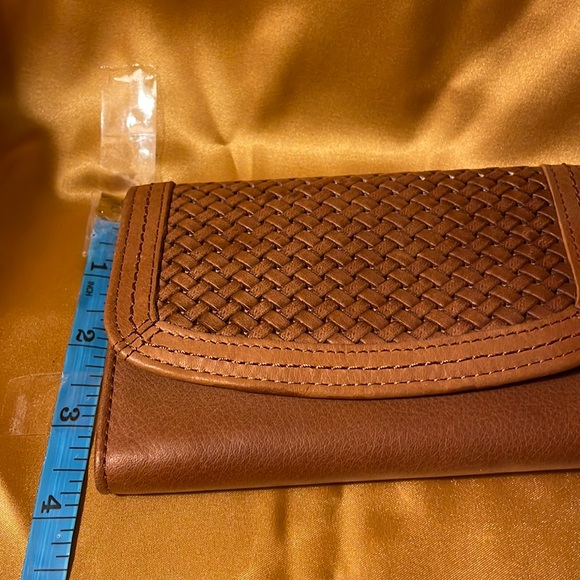 Sonoma Brown Woven Wallet - Picture 13 of 14